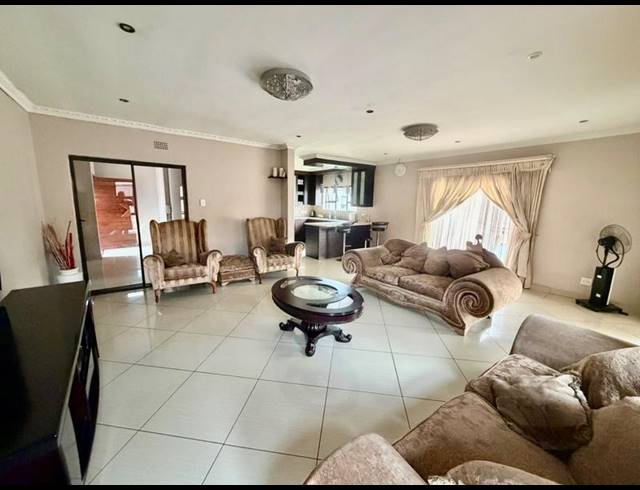 3 BEDROOM HOUSE FOR SALE IN VANDERBIJLPARK SE 6